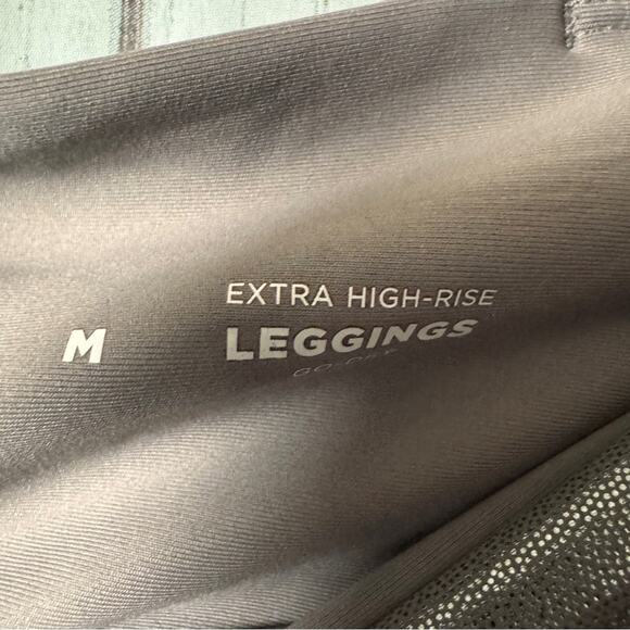 Old Navy Athletic Sporty High-Gloss Powersoft   Seamless Leggings Sz M - Picture 3 of 9